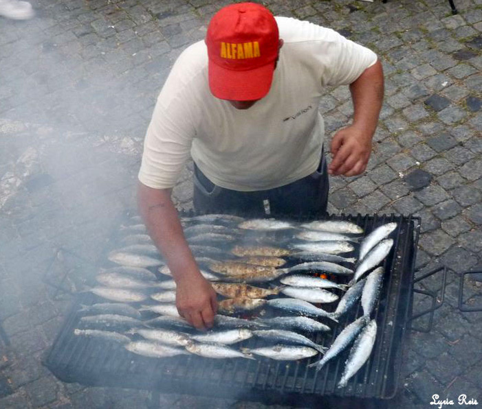 sardines, traditions portugaises, sardines grillées, Portugal, Alfama, fêtes de Lisbonne